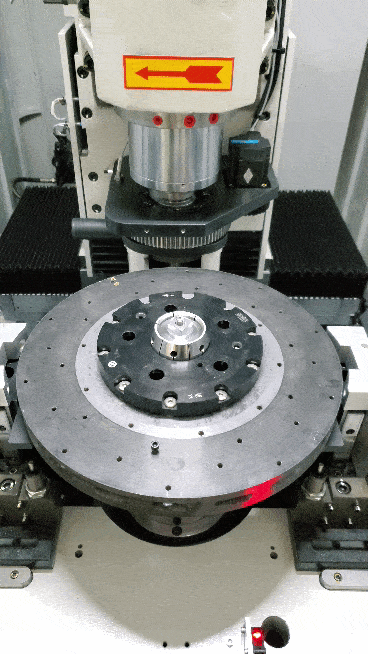 告别颠簸感:刹车盘平衡机在提升车辆动态平衡中的关键作用分析